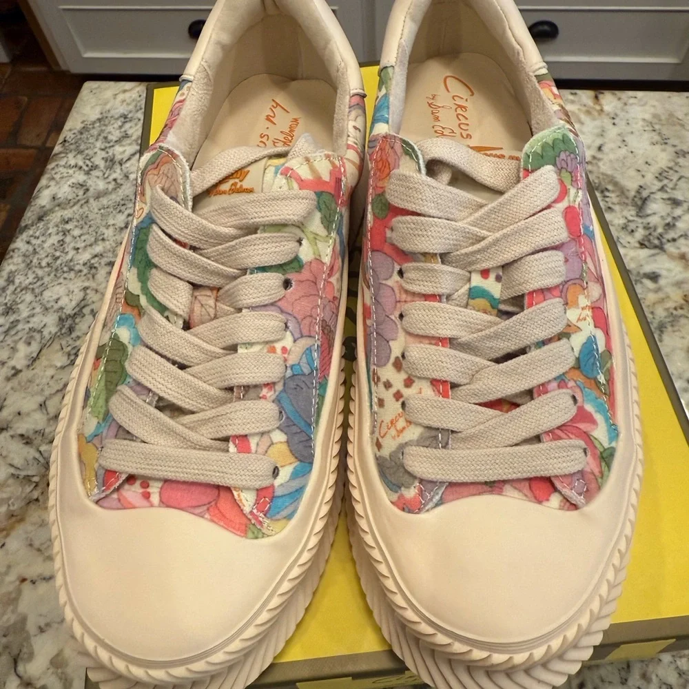 Sam Edelman vibrant floral